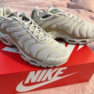 Nike Air Max Plus in Light Bone and Honeydew